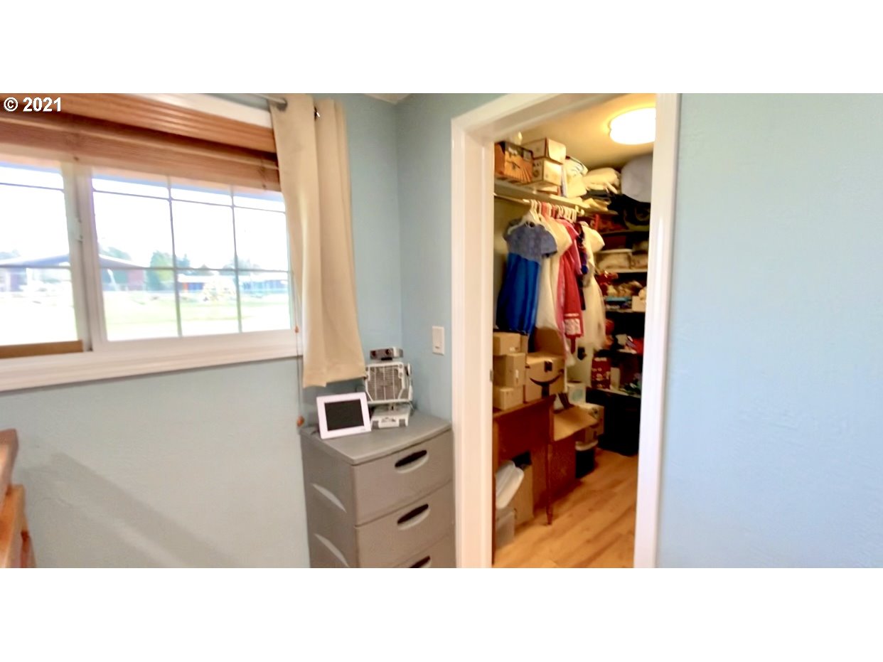 2560 North 23rd Street Springfield, OR 97477 - Photo 21 of 29 Gallery Image 21