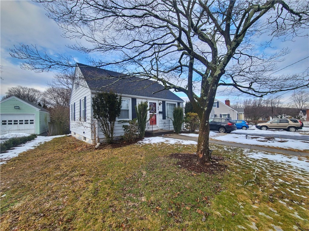 33 Hamilton Road Cranston, RI 02910 - Photo 2 of 15 Gallery Image 2