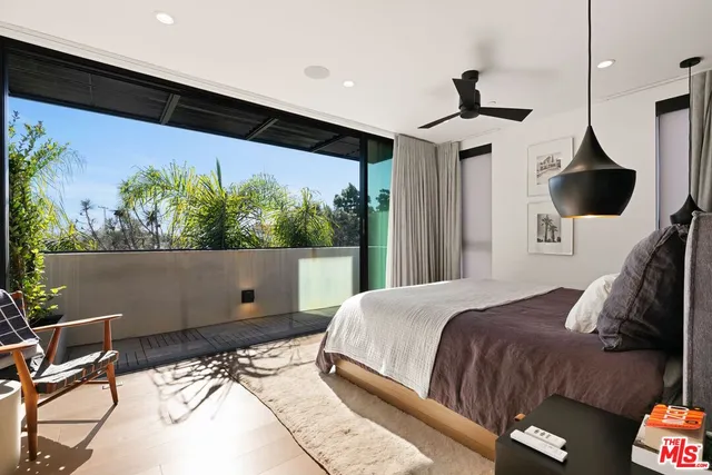 $3,095,000 | 303 Venice Way, Venice, CA 90291