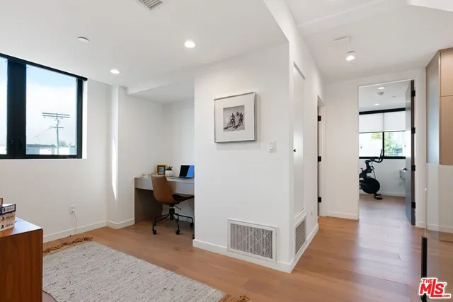 $3,095,000 | 303 Venice Way, Venice, CA 90291