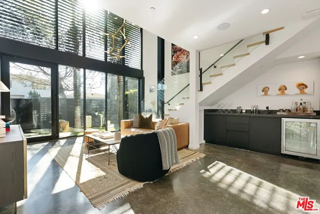 $3,095,000 | 303 Venice Way, Venice, CA 90291