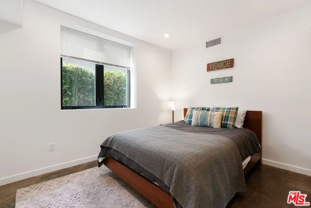 $3,095,000 | 303 Venice Way, Venice, CA 90291