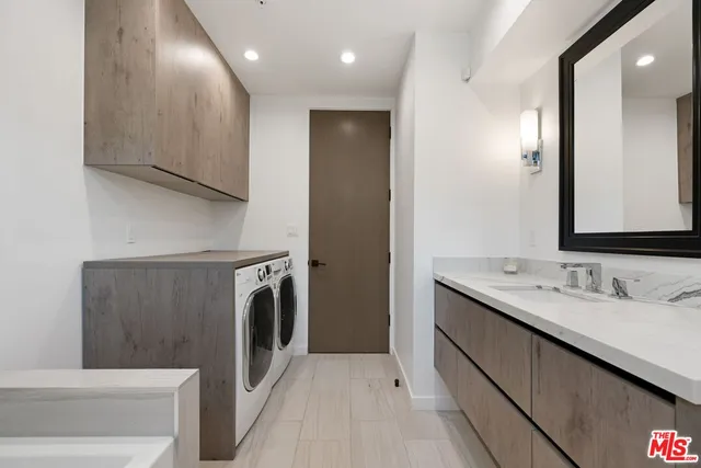 $3,095,000 | 303 Venice Way, Venice, CA 90291