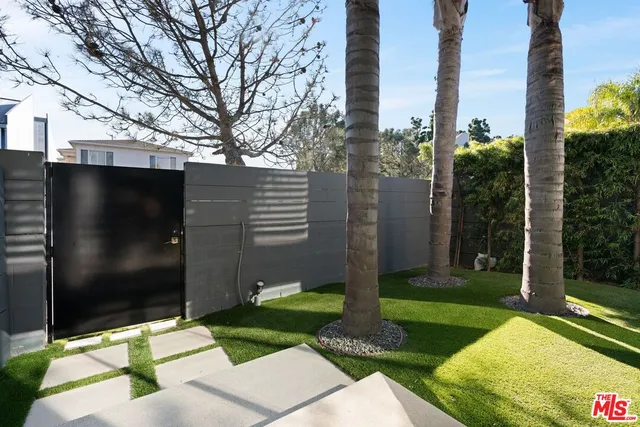 $3,095,000 | 303 Venice Way, Venice, CA 90291