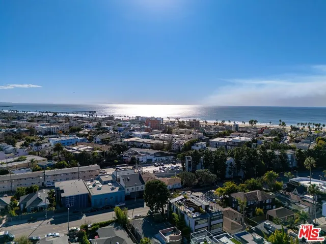 $3,095,000 | 303 Venice Way, Venice, CA 90291