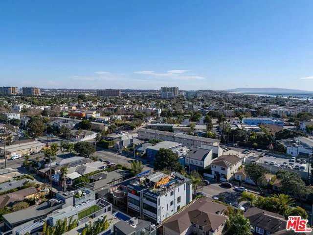 $3,095,000 | 303 Venice Way, Venice, CA 90291
