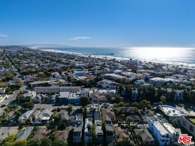 $3,095,000 | 303 Venice Way, Venice, CA 90291