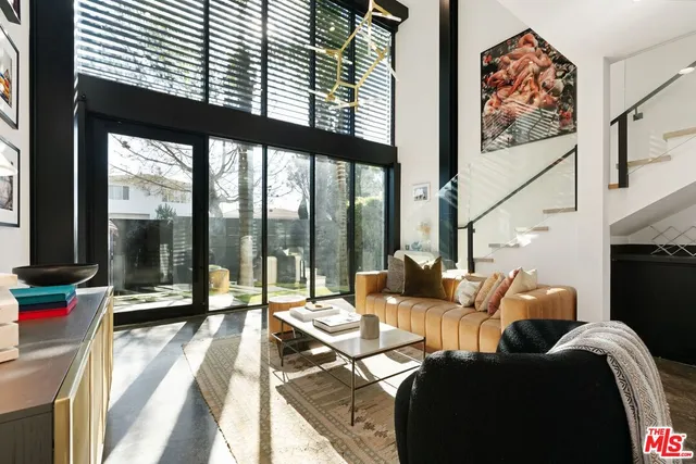 $3,095,000 | 303 Venice Way, Venice, CA 90291