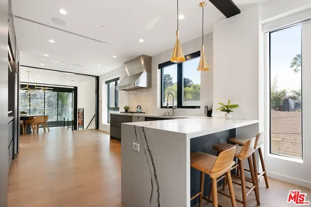 $3,095,000 | 303 Venice Way, Venice, CA 90291