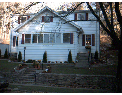 106 Beaconsfield Road Worcester, MA 01602 - Photo 1 of 16