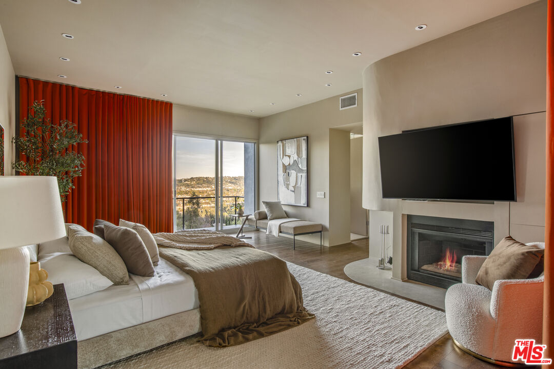 3625 Lowry Road Los Angeles, CA 90027 - Photo 3 of 35