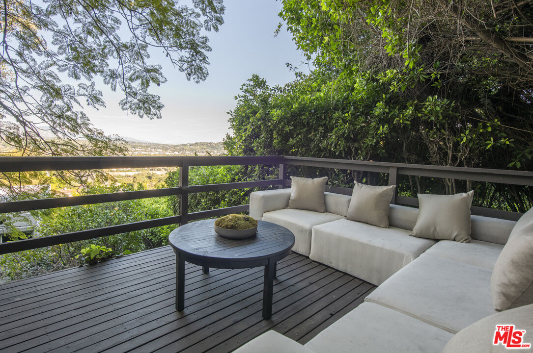 3625 Lowry Road Los Angeles, CA 90027 - Photo 32 of 35
