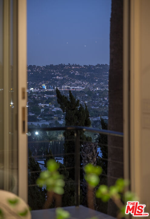 3625 Lowry Road Los Angeles, CA 90027 - Photo 5 of 35