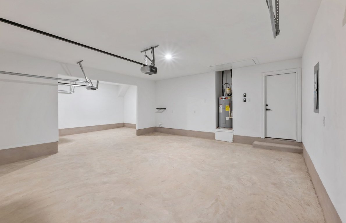 800 Crescent View Drive Georgetown, TX 78628 - Photo 31 of 36 a view of an empty room