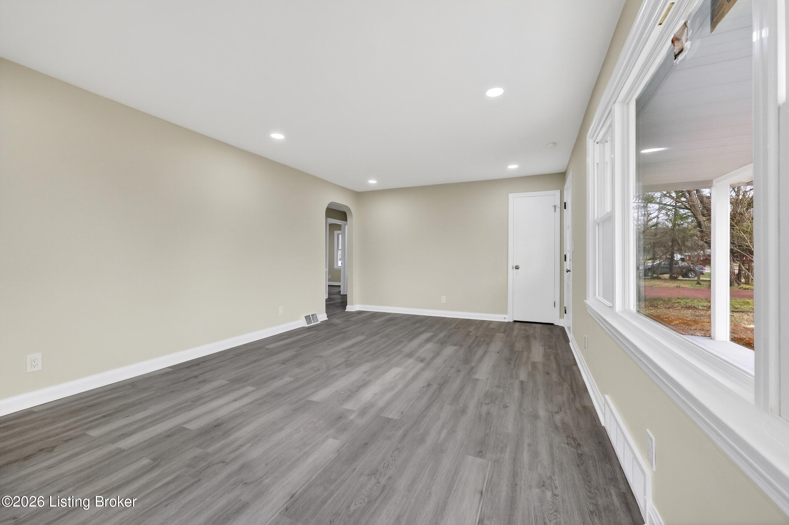 11610 Deering Road Louisville, KY 40272 - Photo 8 of 65 018_H40A3860
