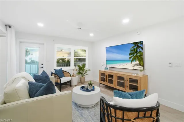 $720,000 | 1100 8th Avenue South, Unit 206C, Naples, FL 34102