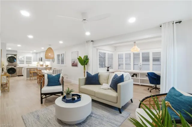 $720,000 | 1100 8th Avenue South, Unit 206C, Naples, FL 34102