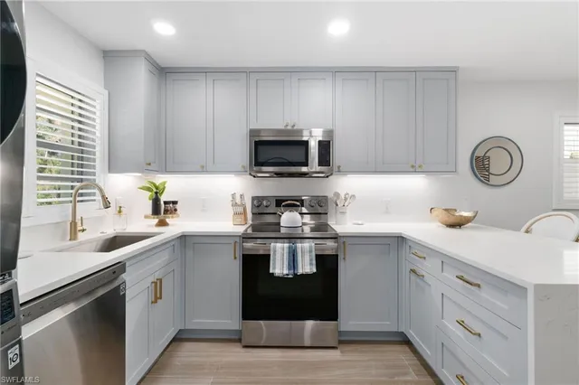 $720,000 | 1100 8th Avenue South, Unit 206C, Naples, FL 34102