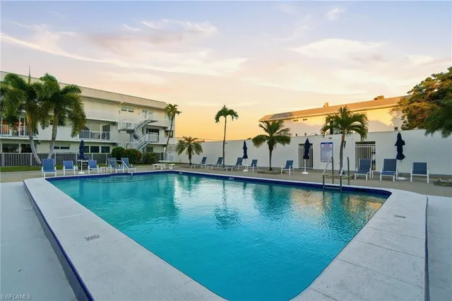 $720,000 | 1100 8th Avenue South, Unit 206C, Naples, FL 34102