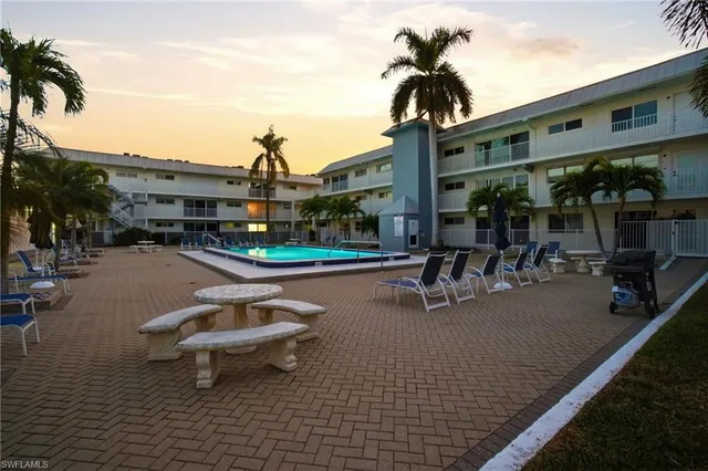 $720,000 | 1100 8th Avenue South, Unit 206C, Naples, FL 34102