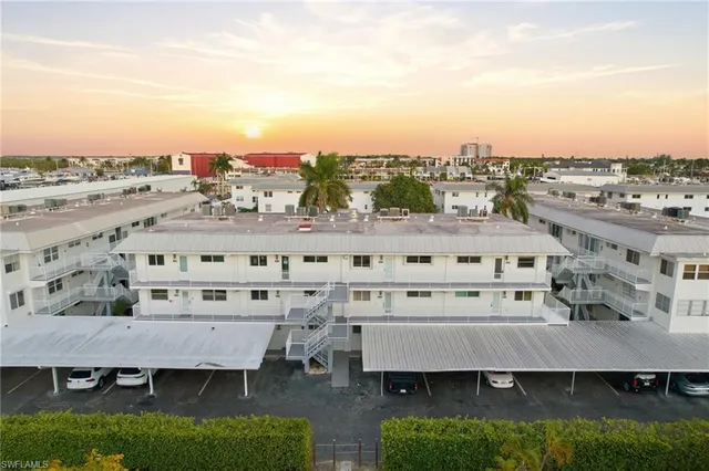 $720,000 | 1100 8th Avenue South, Unit 206C, Naples, FL 34102