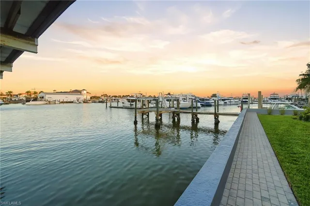 $720,000 | 1100 8th Avenue South, Unit 206C, Naples, FL 34102