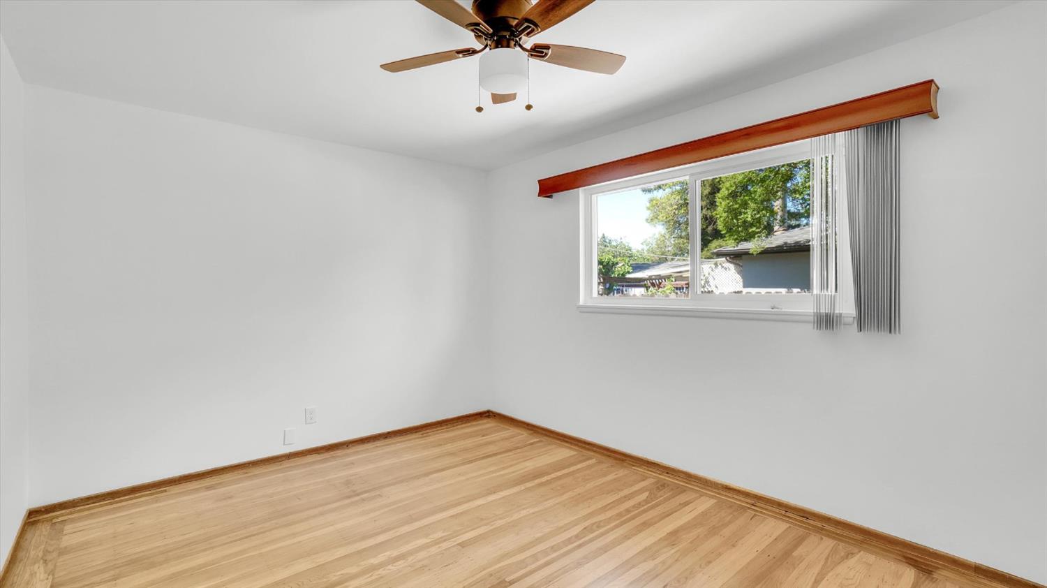 3543 Tarro Way Carmichael, CA 95608 - Photo 20 of 42 a view of an empty room with a window