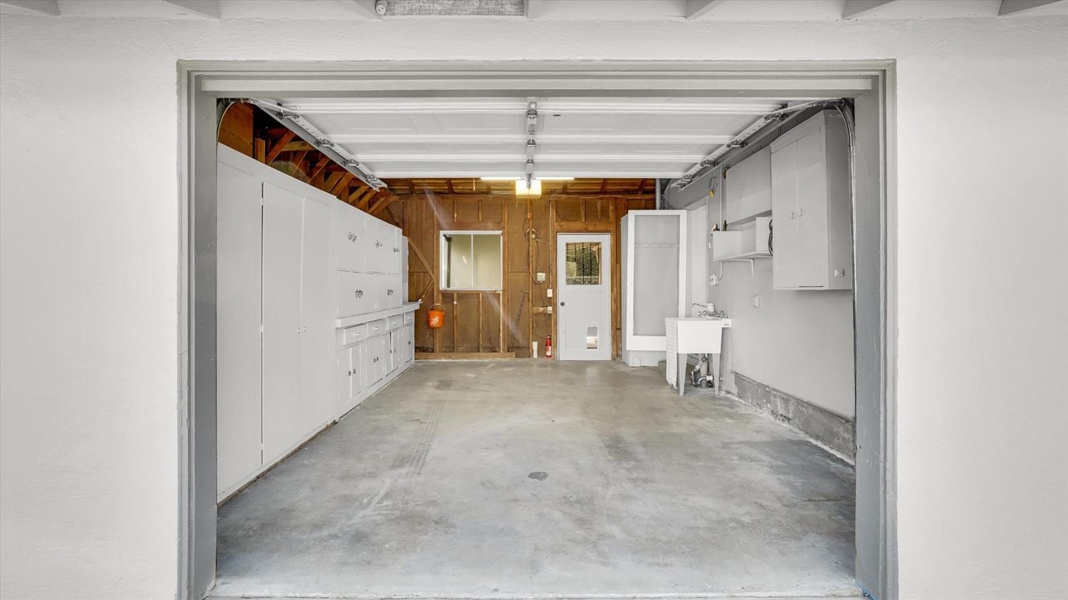 3543 Tarro Way Carmichael, CA 95608 - Photo 26 of 42 a view of a hallway with chandelier and entryway