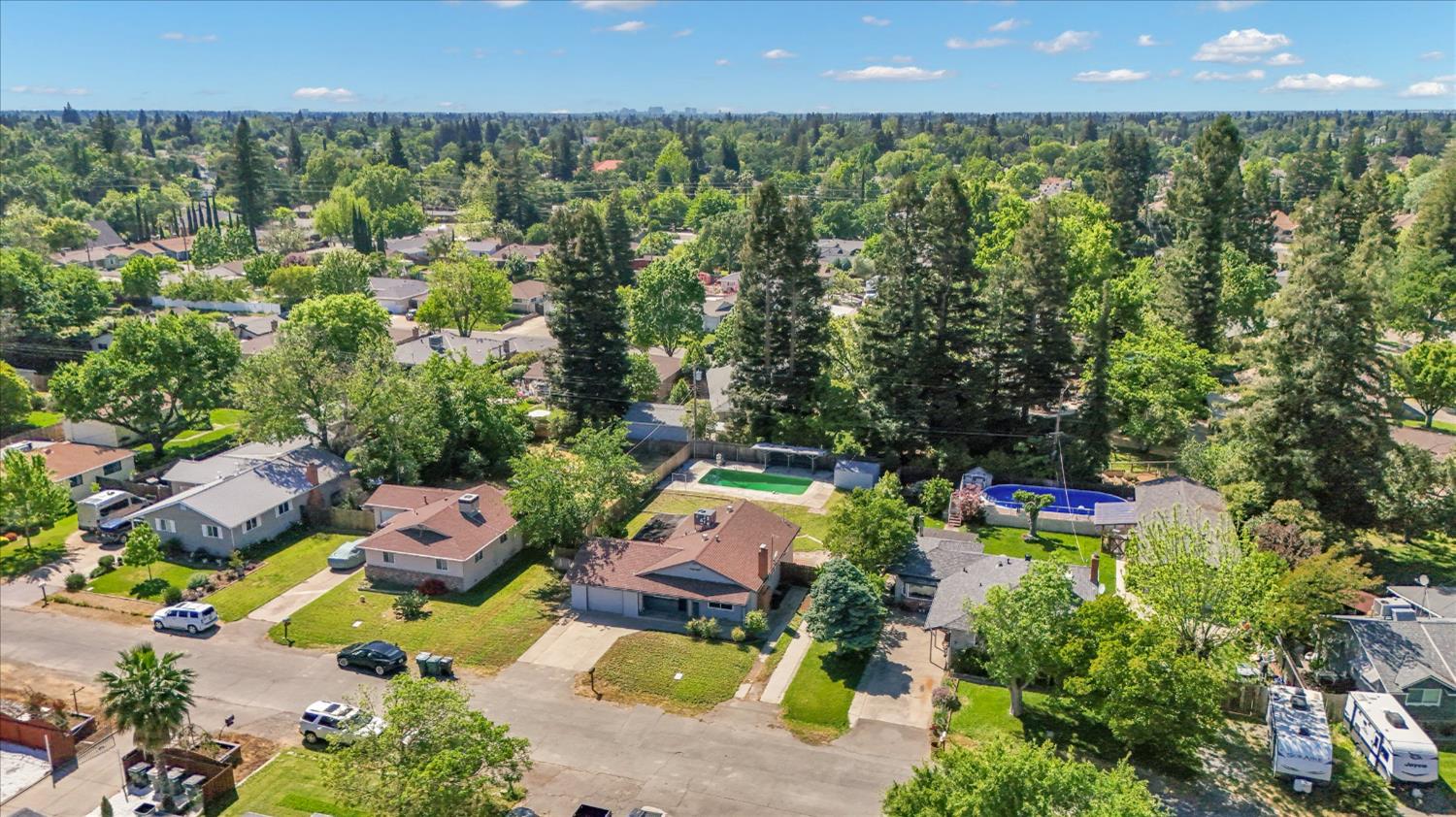 3543 Tarro Way Carmichael, CA 95608 - Photo 38 of 42 an aerial view of a house with a yard