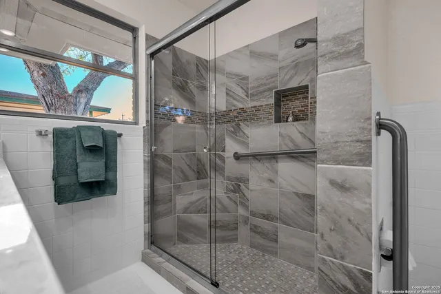 $470,000 | 212 Atwater Drive, Castle Hills, TX 78213