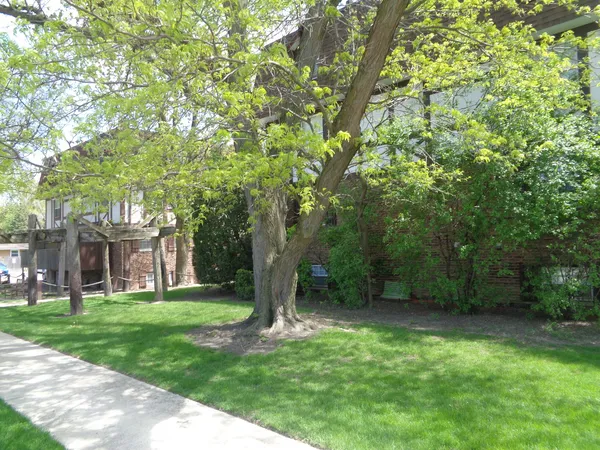 $1,700 | 9433 86th Court, Unit 3E, Hickory Hills, IL 60457