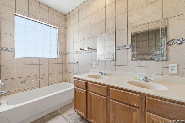 $345,000 | 113 Private Road 6744, Natalia, TX 78059