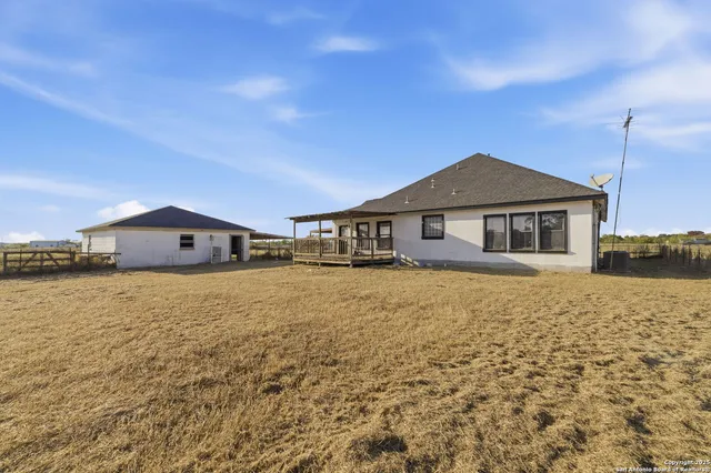 $345,000 | 113 Private Road 6744, Natalia, TX 78059