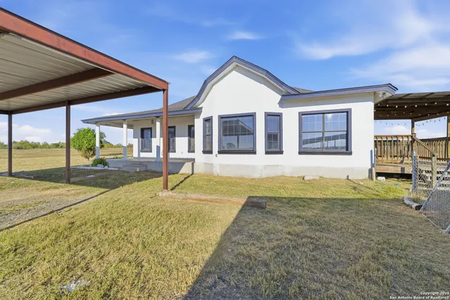 $345,000 | 113 Private Road 6744, Natalia, TX 78059