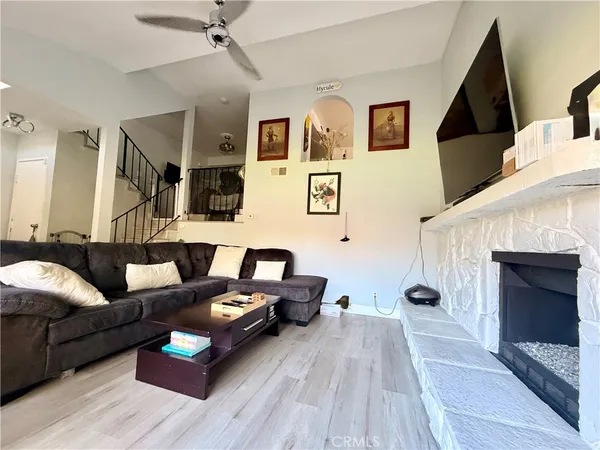 $610,000 | 560 Rosewood Avenue, Camarillo, CA 93010