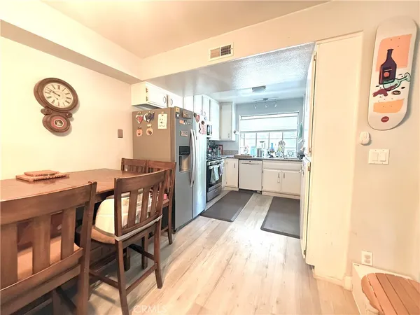 $610,000 | 560 Rosewood Avenue, Camarillo, CA 93010