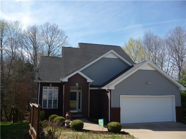 634 Chestnut Court Springfield, TN 37172 - Photo 2 of 20 Beautiful Home with Awesome Curb Appeal. Owner has flowers & Shrubs galore. Makes this home a sight to see in Spring & Summer.