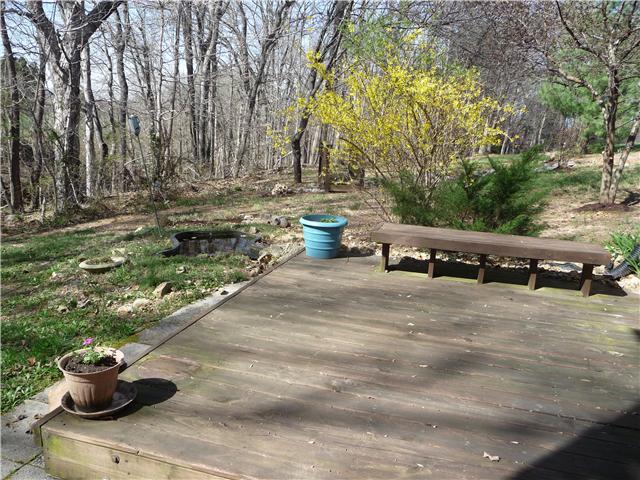 634 Chestnut Court Springfield, TN 37172 - Photo 18 of 20 Patio Area off from Back Entry