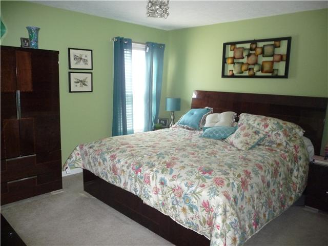 634 Chestnut Court Springfield, TN 37172 - Photo 7 of 20 Master Bedroom with Master Bath & Walk in Closet.