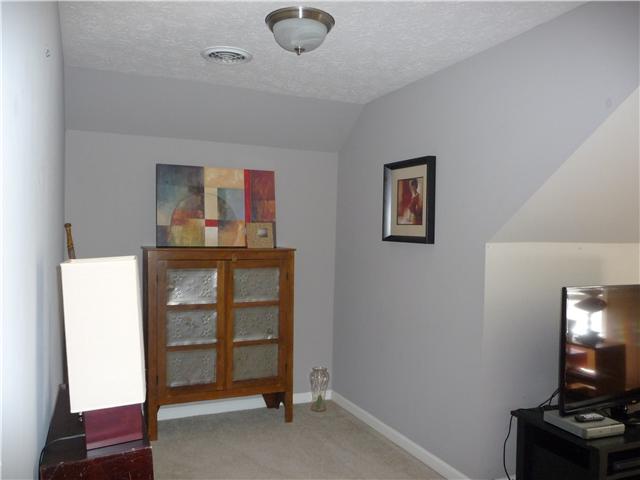 634 Chestnut Court Springfield, TN 37172 - Photo 10 of 20 Side area of the Bonus Room
