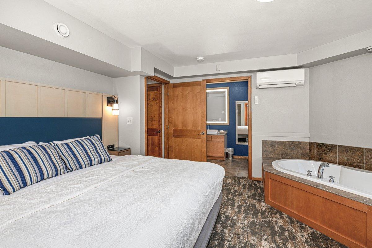 2100 East Water Street, Unit 307D Duluth, MN 55812 - Photo 25 of 58