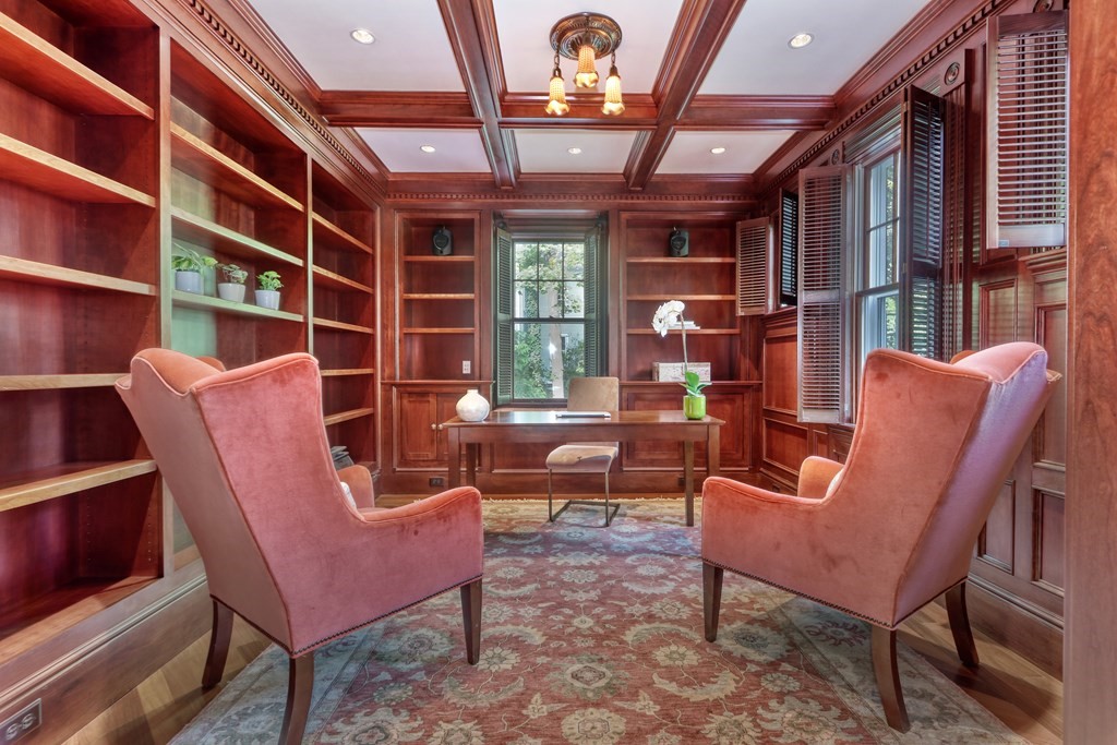 15 Livermore Road Wellesley, MA 02481 - Photo 5 of 42 Gallery Image 5