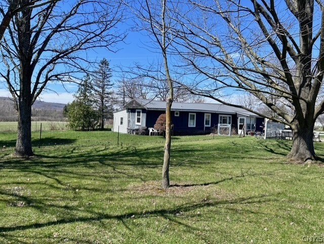 2524 Middle Road Oneida, NY 13409 - Photo 2 of 23