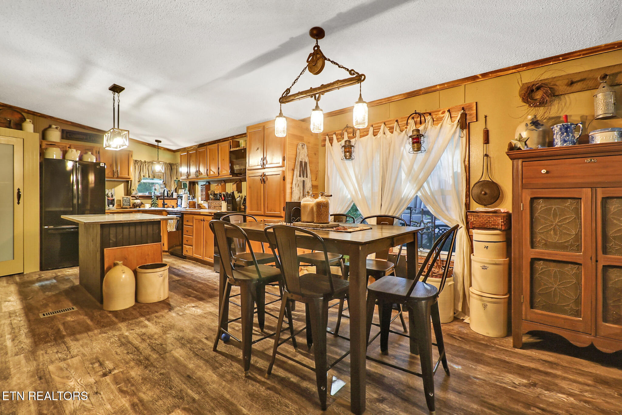 2272 Midway Road Crossville, TN 38572 - Photo 10 of 40 Dining Area