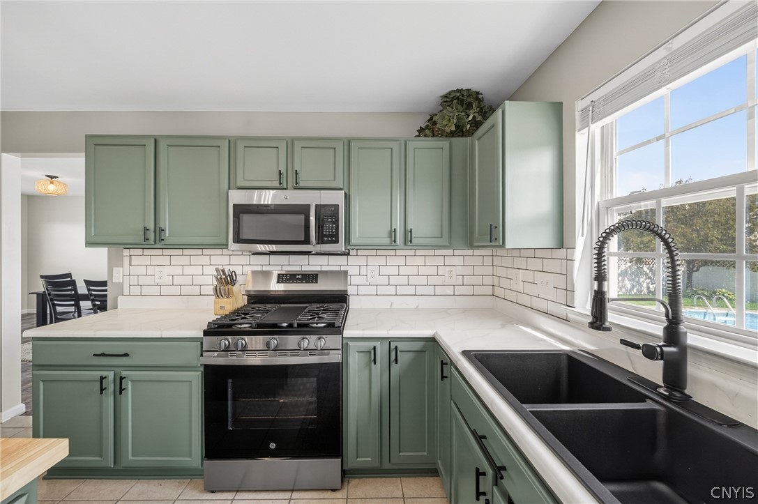 5467 Congleton Circle Clay, NY 13041 - Photo 13 of 37