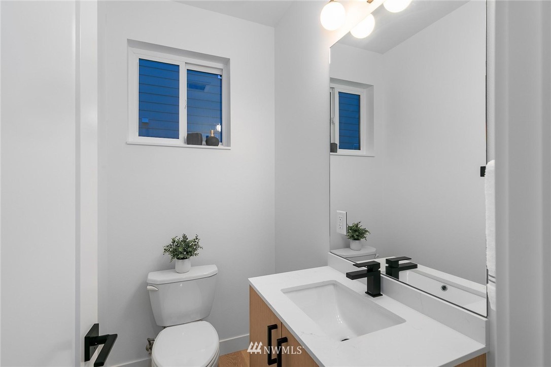 1925 Southwest Webster Street Seattle, WA 98106 - Photo 31 of 40 Gallery Image 31