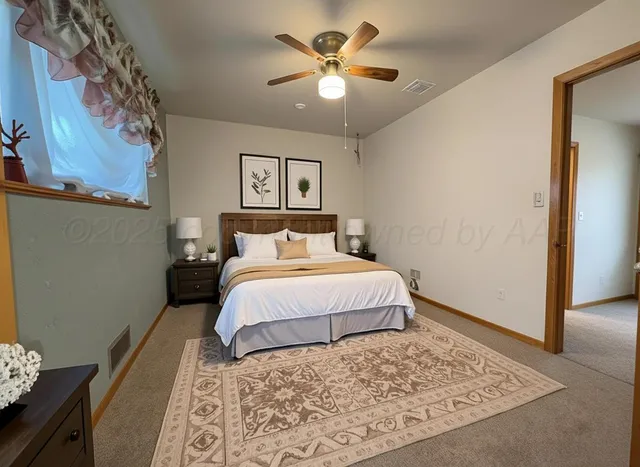 $189,900 | 613 South Pearl Street, Stratford, TX 79084