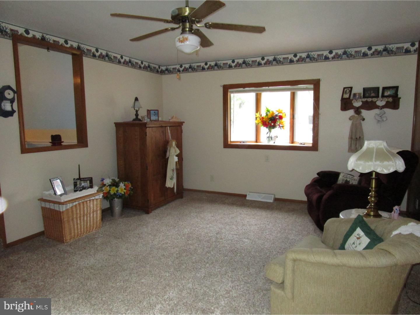 57 Harvard Road Pennsville, NJ 08070 - Photo 11 of 25 Family Room