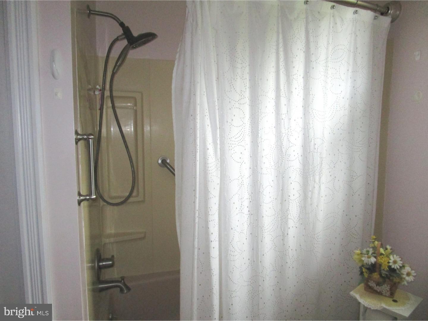 57 Harvard Road Pennsville, NJ 08070 - Photo 20 of 25 Bathroom