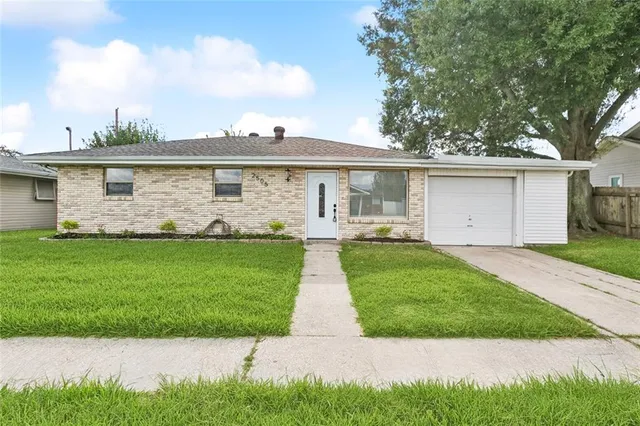 $170,500 | 2505 Mumphrey Road, Chalmette, LA 70043